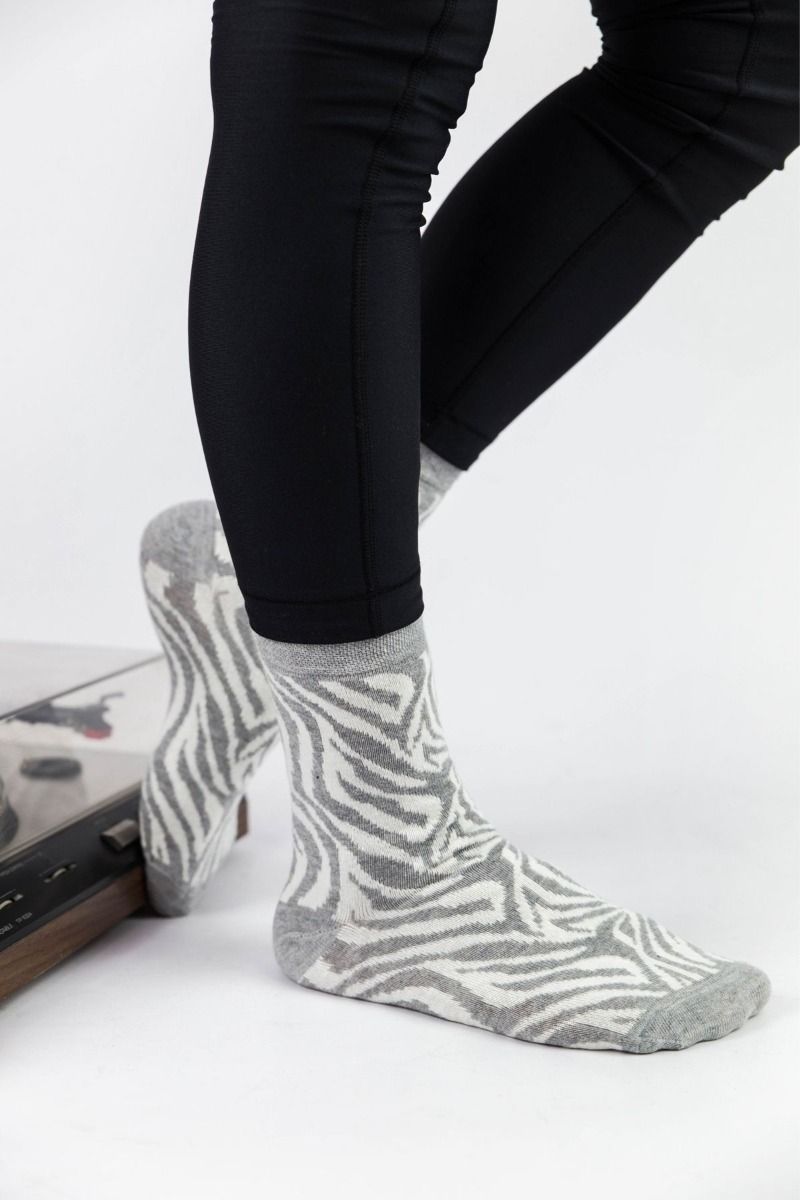 Γυναικείες casual κάλτσες ZEBRA II Βαμβακερές Pamela 18924 Ανοιχτό Γκρί