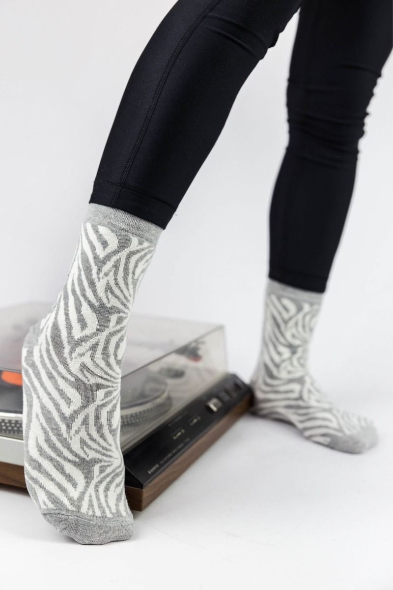 Γυναικείες casual κάλτσες ZEBRA II Βαμβακερές Pamela 18924 Ανοιχτό Γκρί